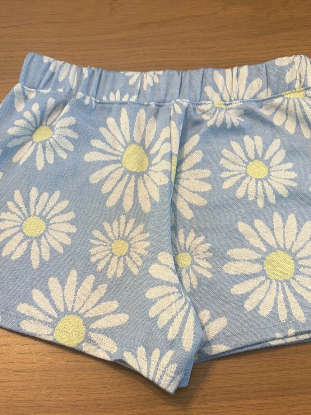 3 for $8 Old Navy Light Blue Daisy Print Skort